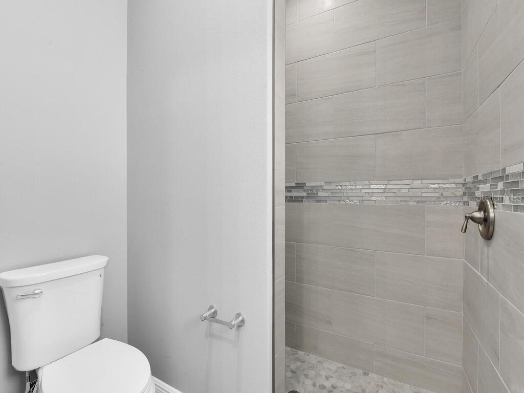 Image 25 of 30 For 223 Rotonda Boulevard S