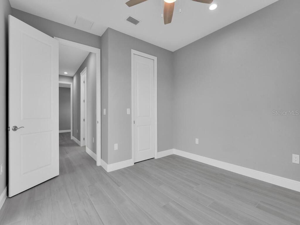 Image 27 of 30 For 223 Rotonda Boulevard S