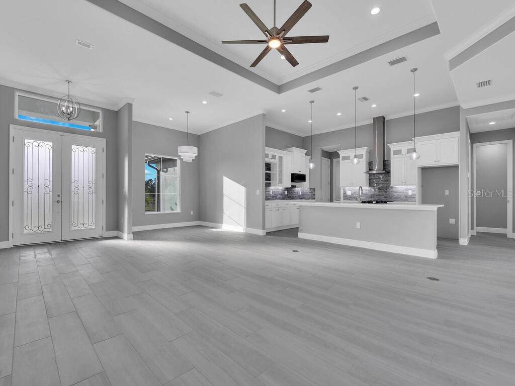 Image 6 of 30 For 223 Rotonda Boulevard S