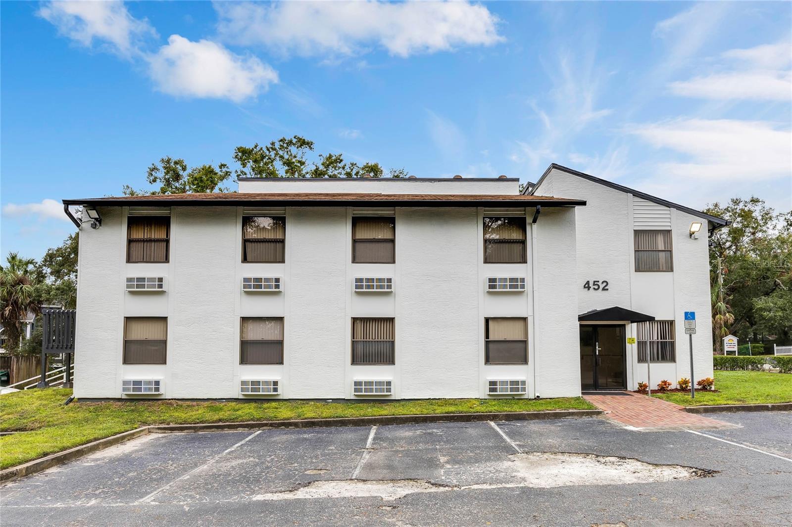 Image 14 of 16 For 452 Osceola Street 101