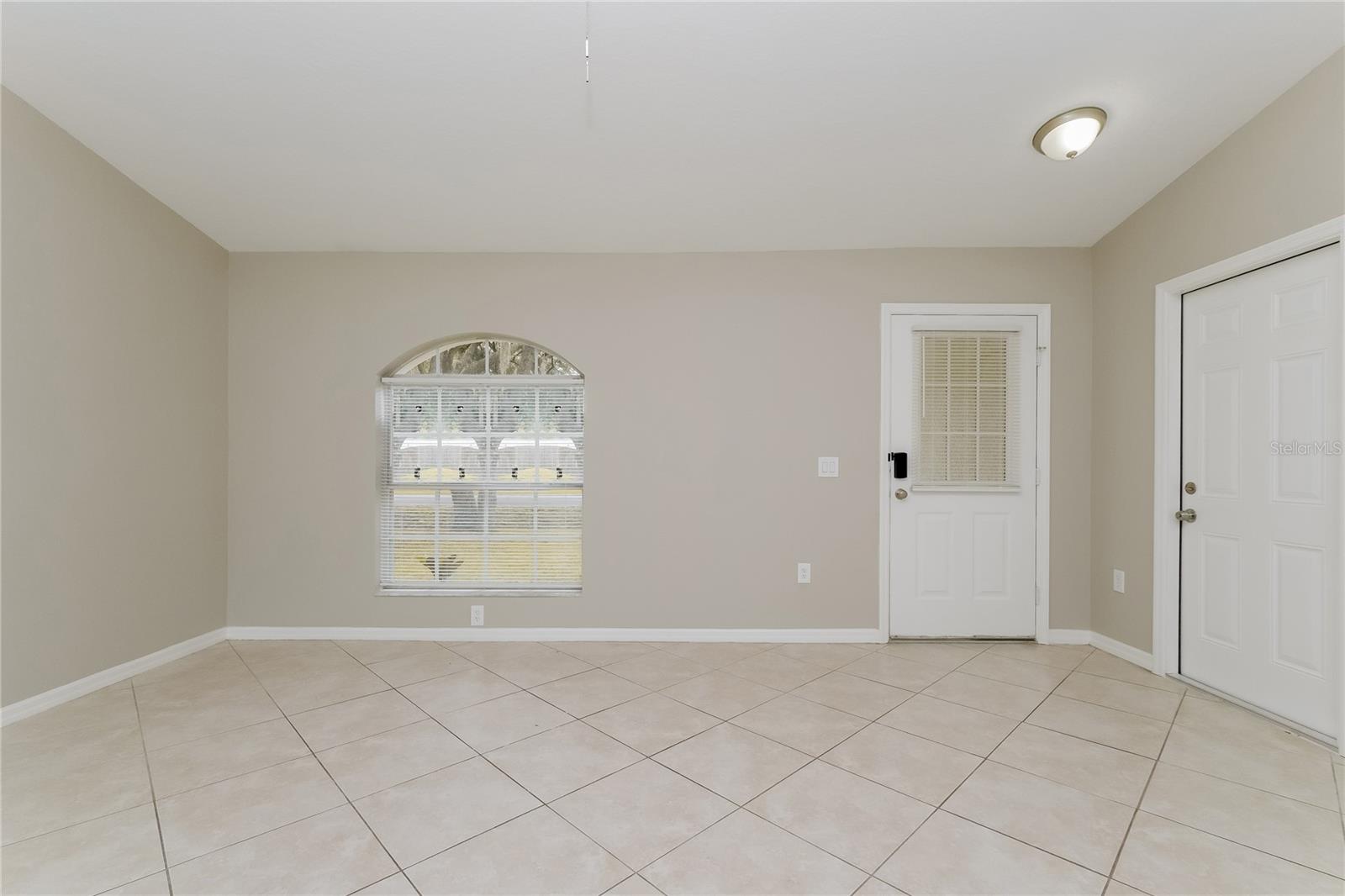 Image 3 of 16 For 9048 Oneal Avenue