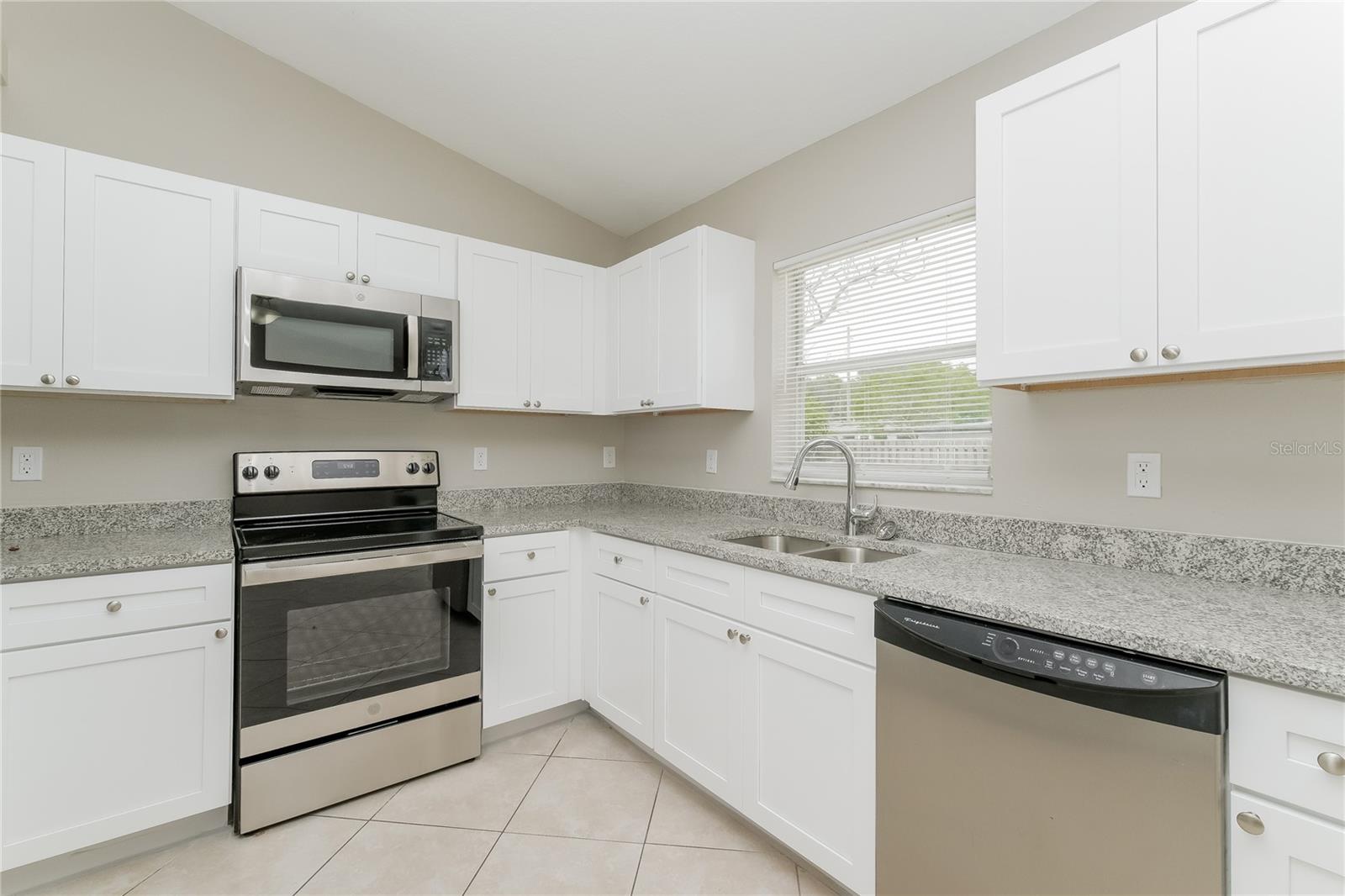 Image 7 of 16 For 9048 Oneal Avenue