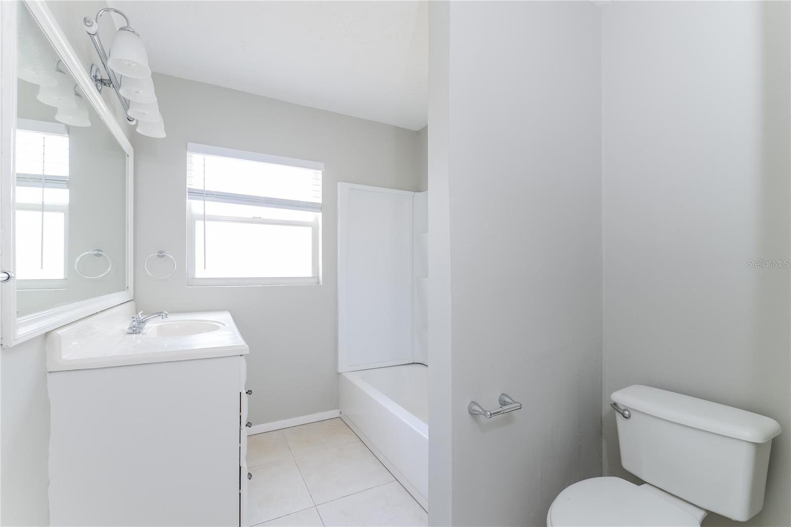 Image 11 of 16 For 1805 16th Avenue Drive W