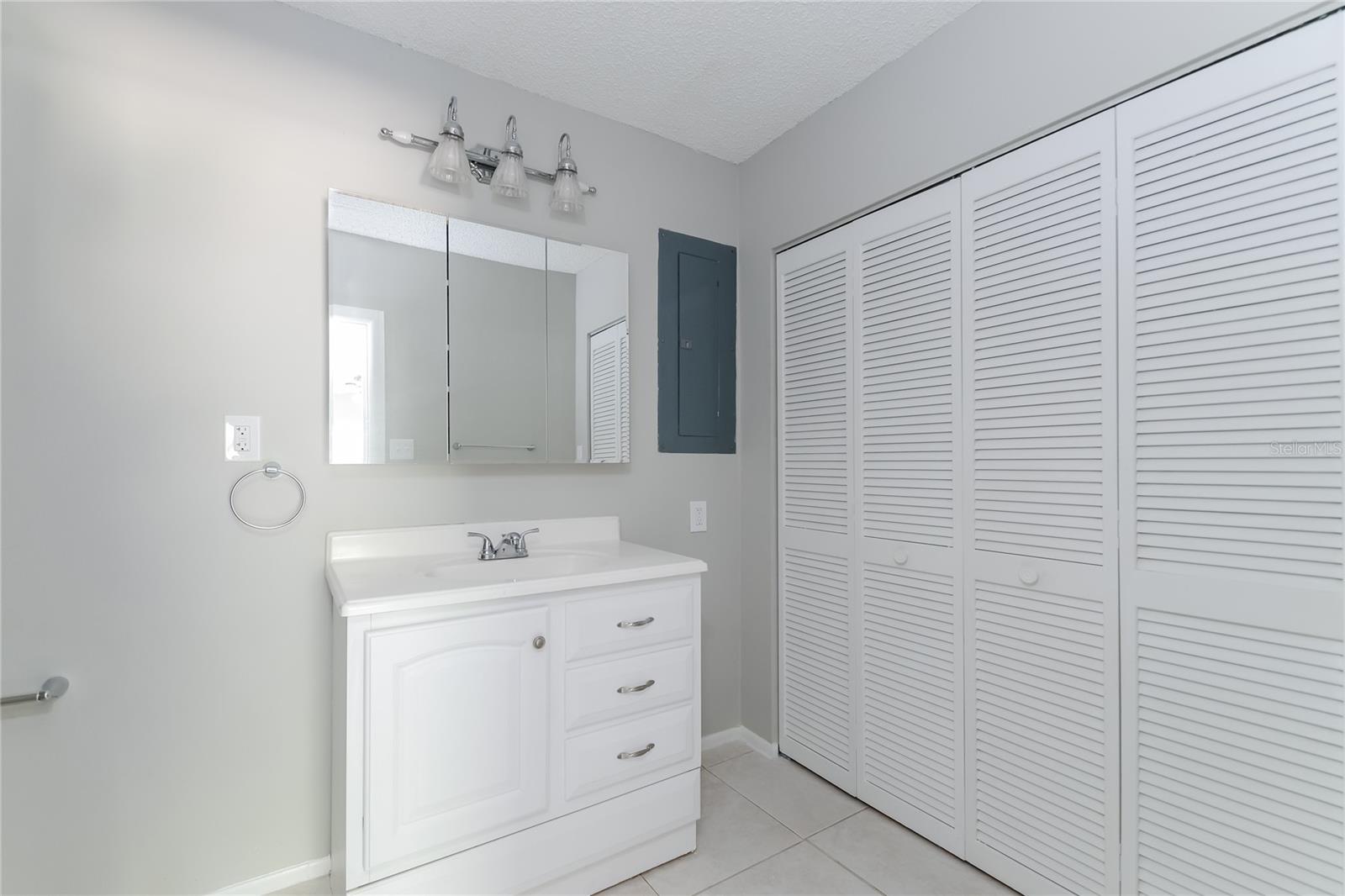 Image 14 of 16 For 1805 16th Avenue Drive W