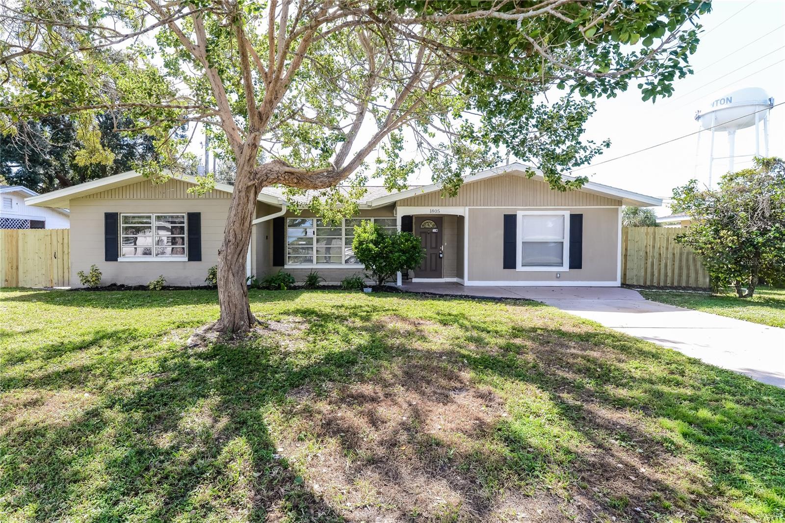 Image 3 of 16 For 1805 16th Avenue Drive W