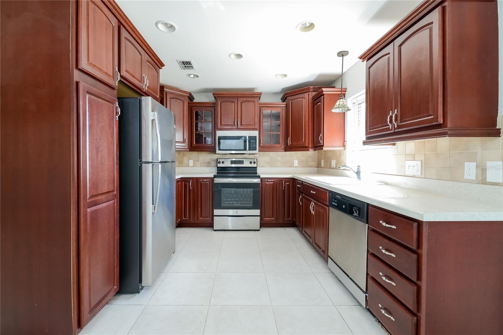 Image 6 of 16 For 1805 16th Avenue Drive W