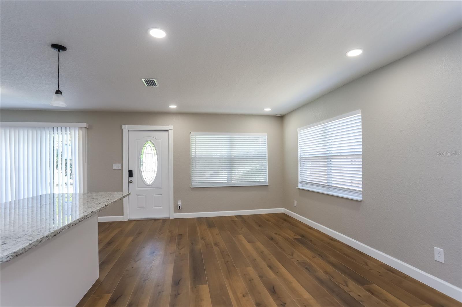 Image 4 of 16 For 7144 35th Avenue N