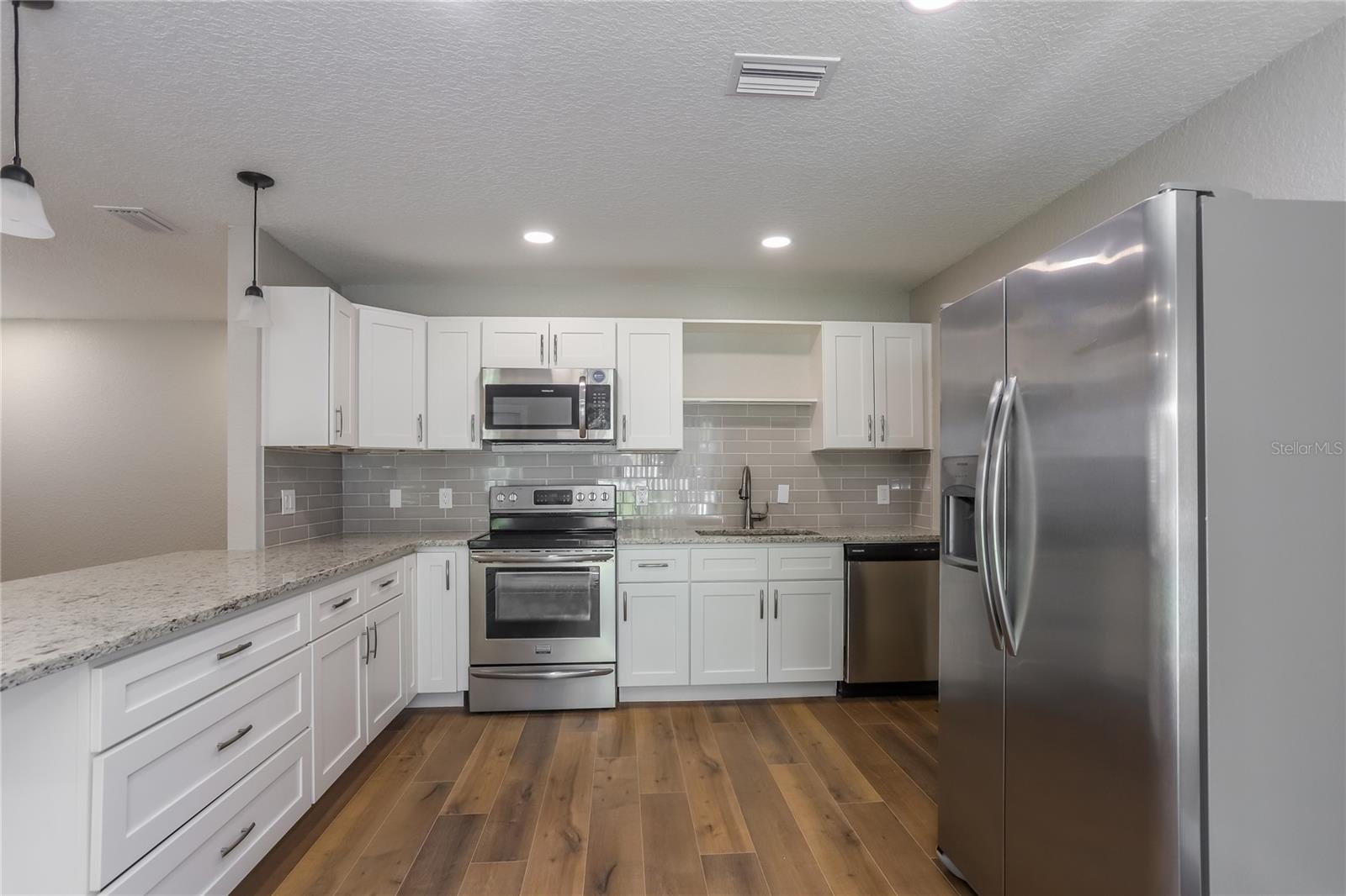 Image 5 of 16 For 7144 35th Avenue N
