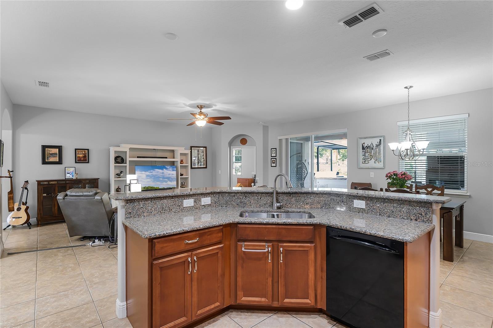 Image 17 of 57 For 721 Lake Cove Pointe Circle