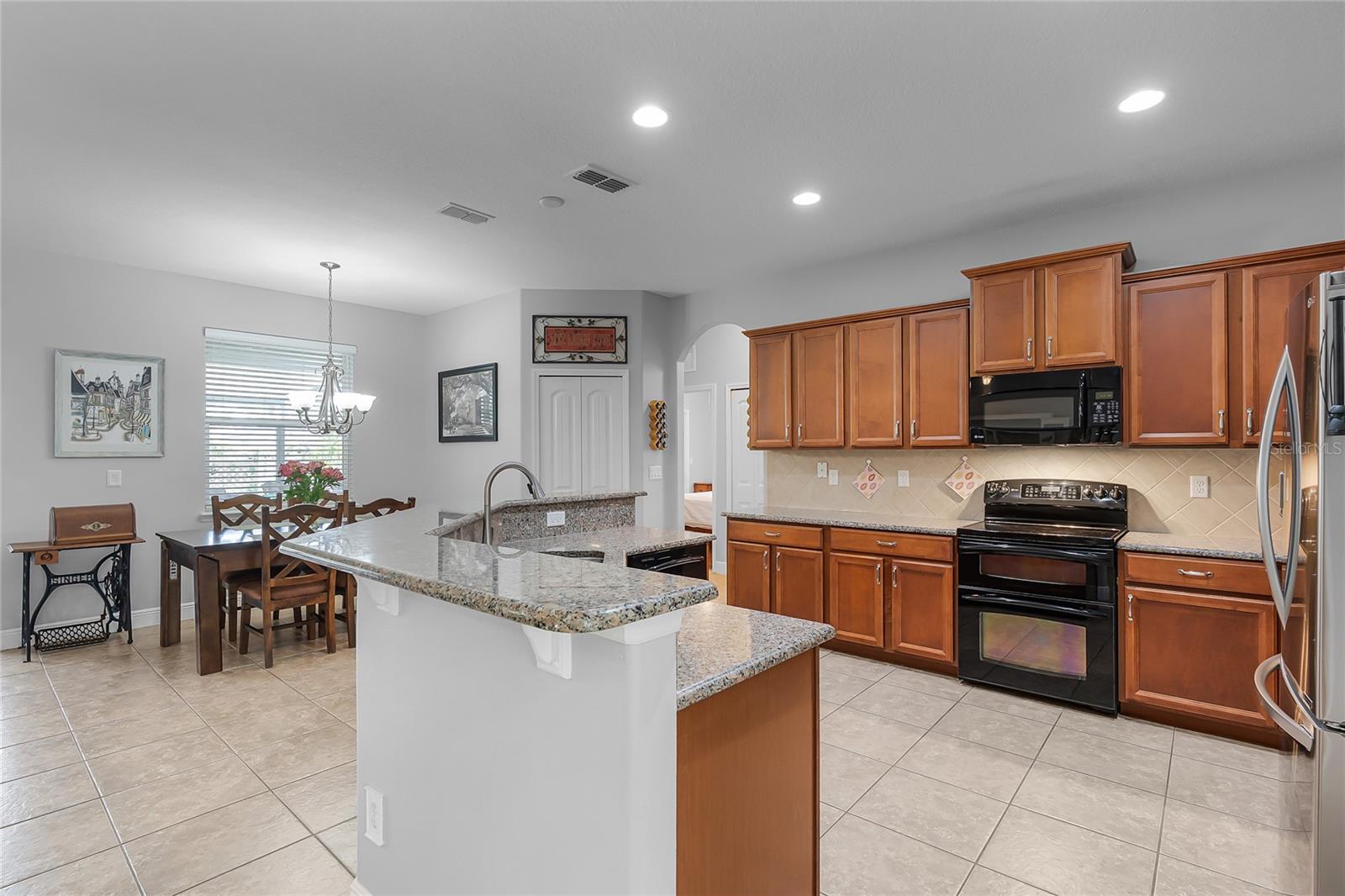 Image 18 of 57 For 721 Lake Cove Pointe Circle