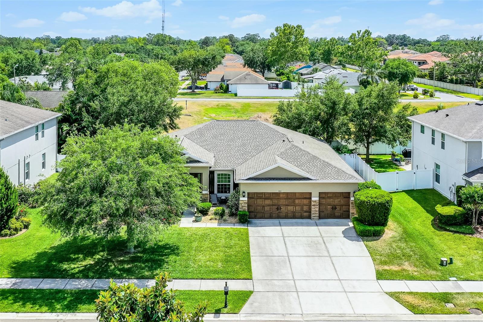 Image 2 of 57 For 721 Lake Cove Pointe Circle