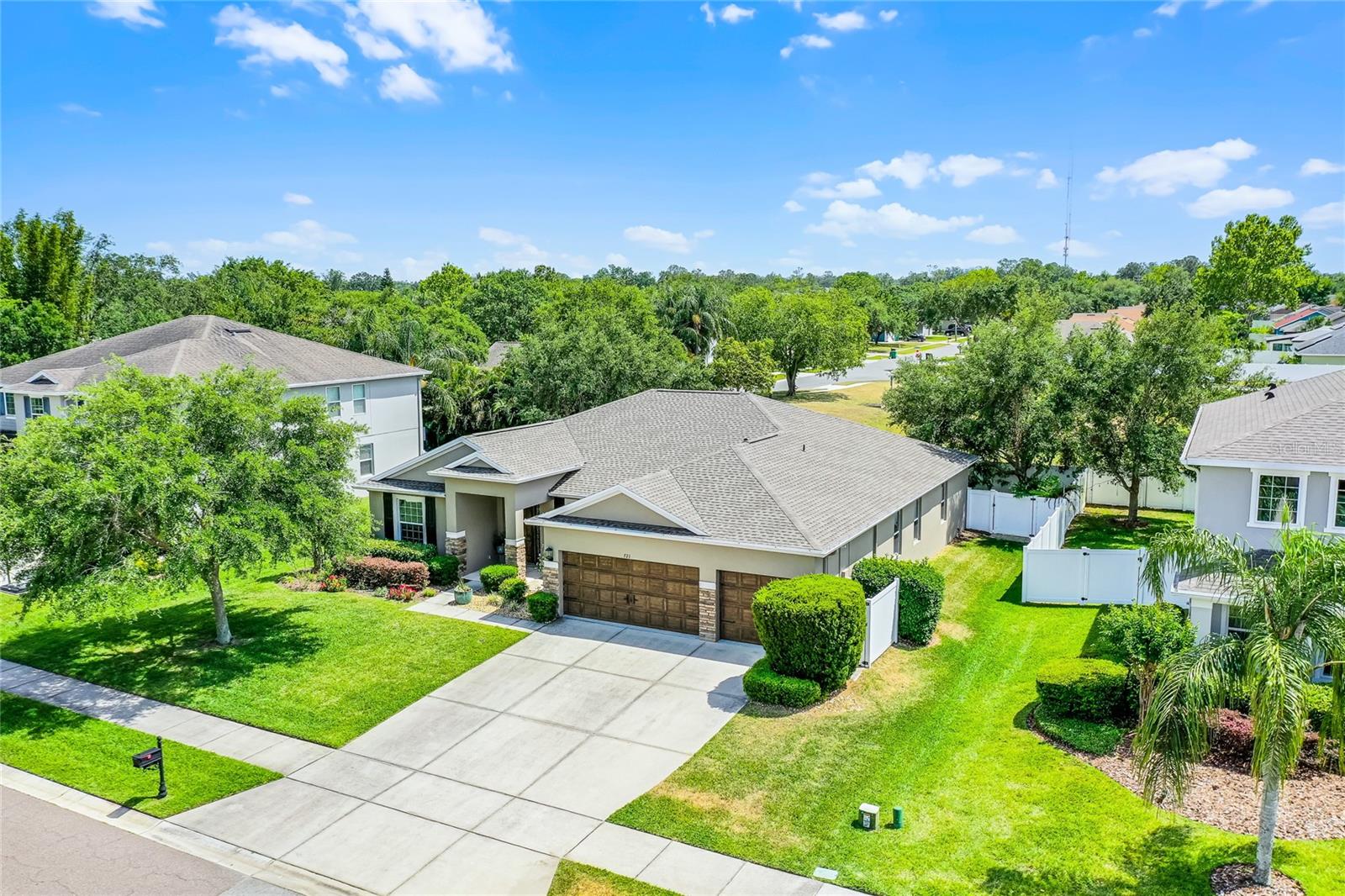 Image 3 of 57 For 721 Lake Cove Pointe Circle