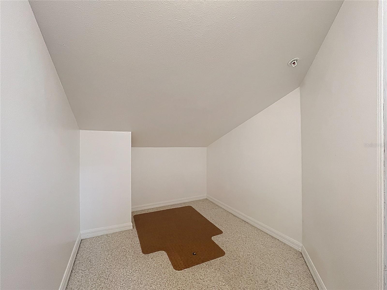 Image 12 of 69 For 960 Mooring Avenue 202