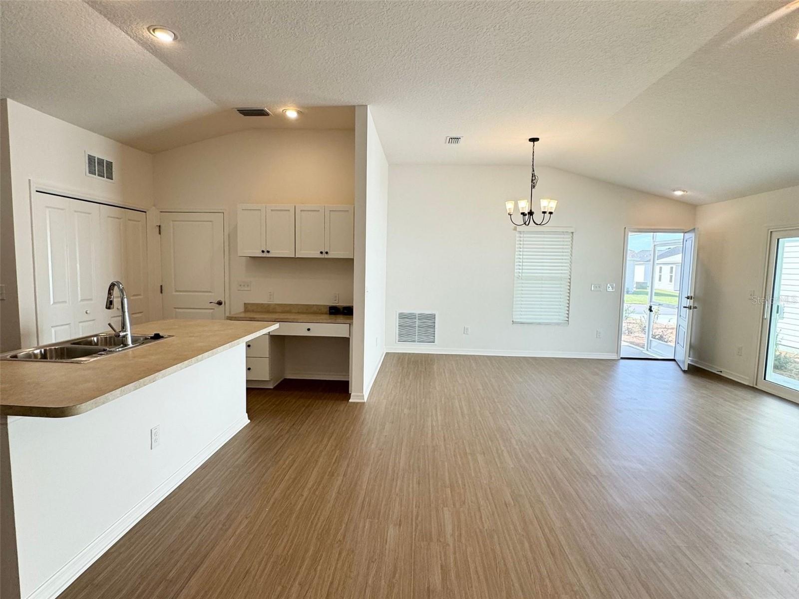 Image 16 of 18 For 1740 Yvonia Court