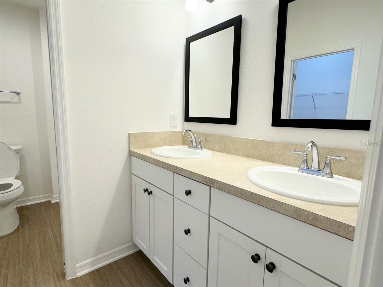 Image 3 of 18 For 1740 Yvonia Court