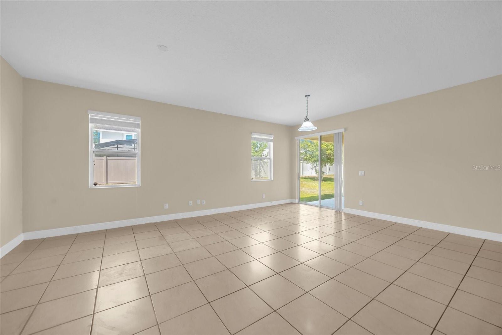 Image 4 of 43 For 14517 Black Lake Preserve Street