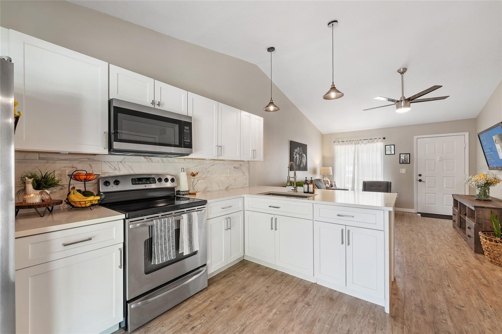 Image 7 of 24 For 12335 Eastcove Drive