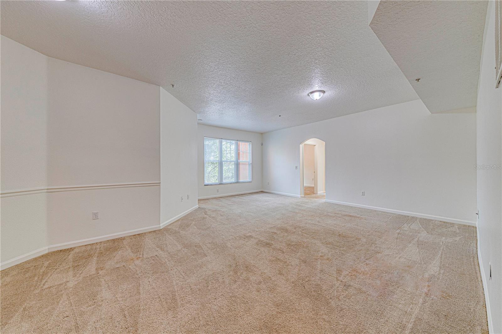 Image 11 of 26 For 5500 Metrowest Boulevard 203