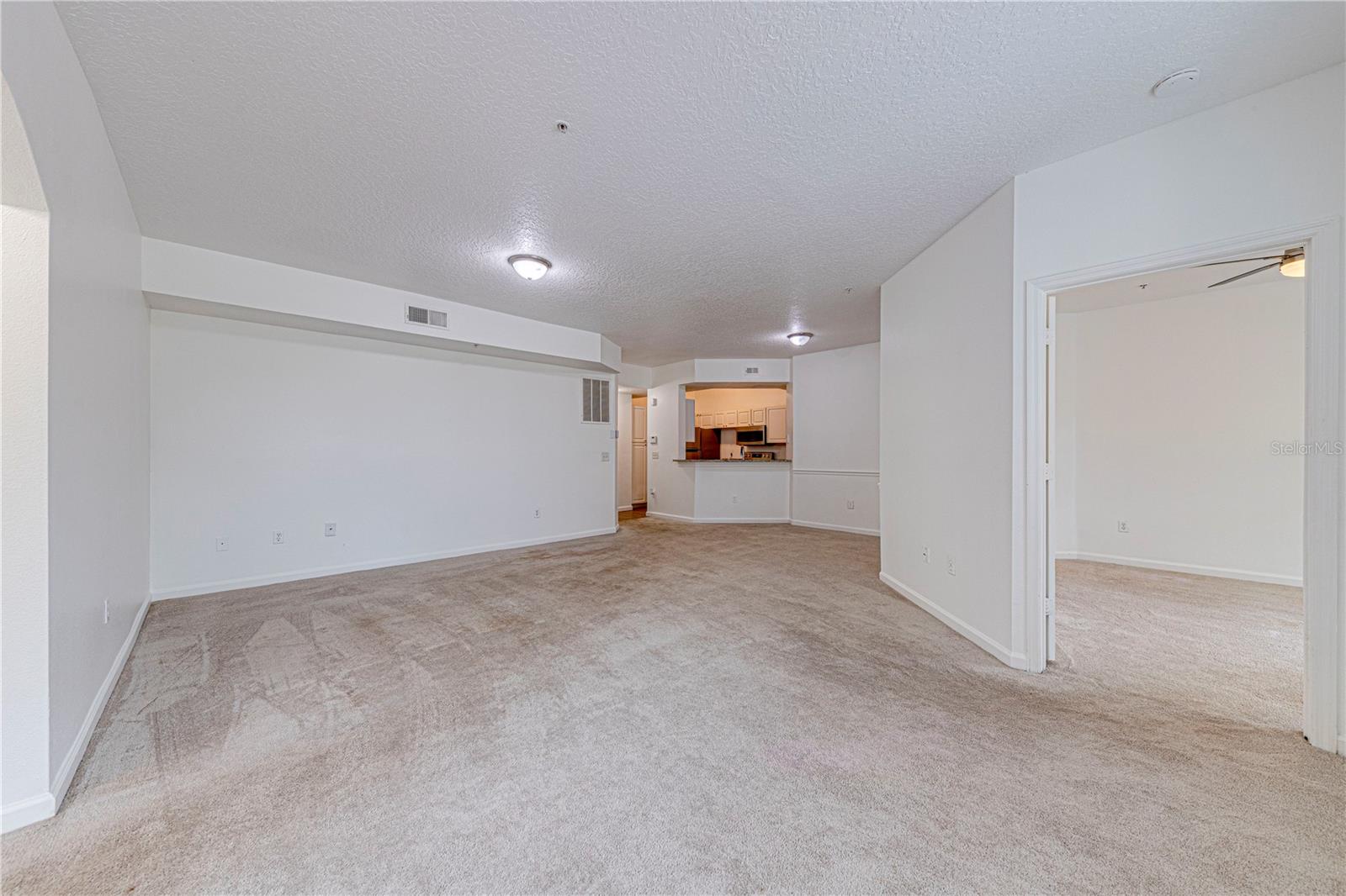 Image 12 of 26 For 5500 Metrowest Boulevard 203
