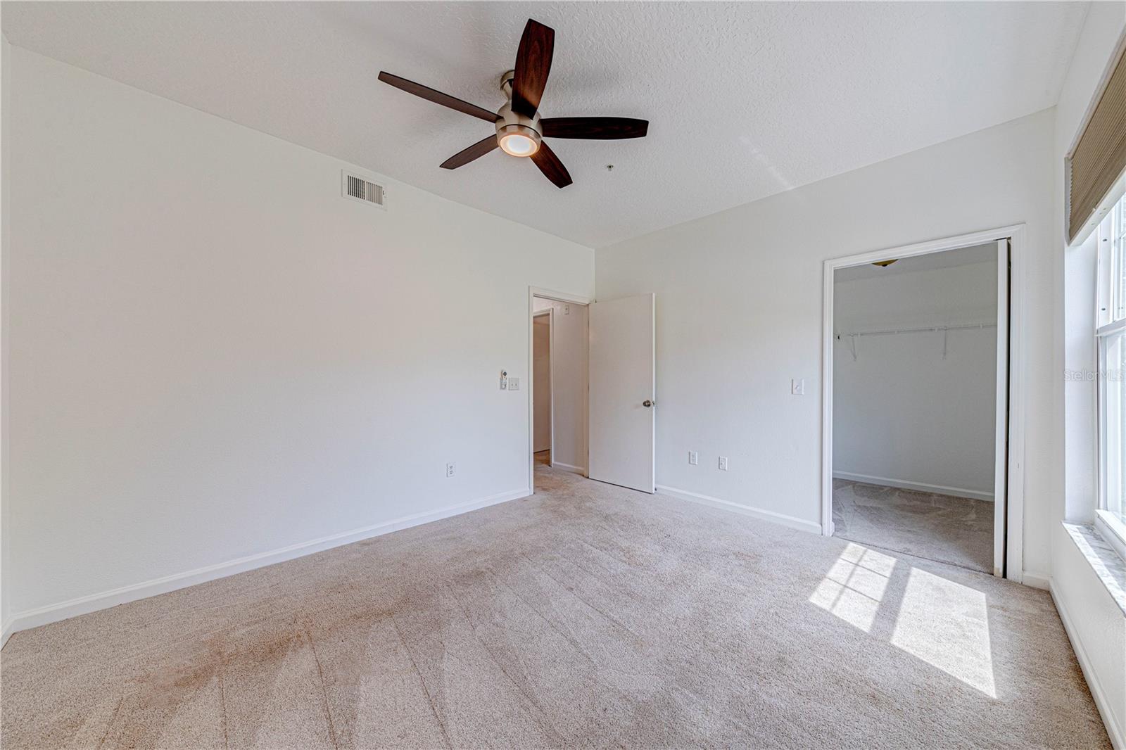 Image 25 of 26 For 5500 Metrowest Boulevard 203