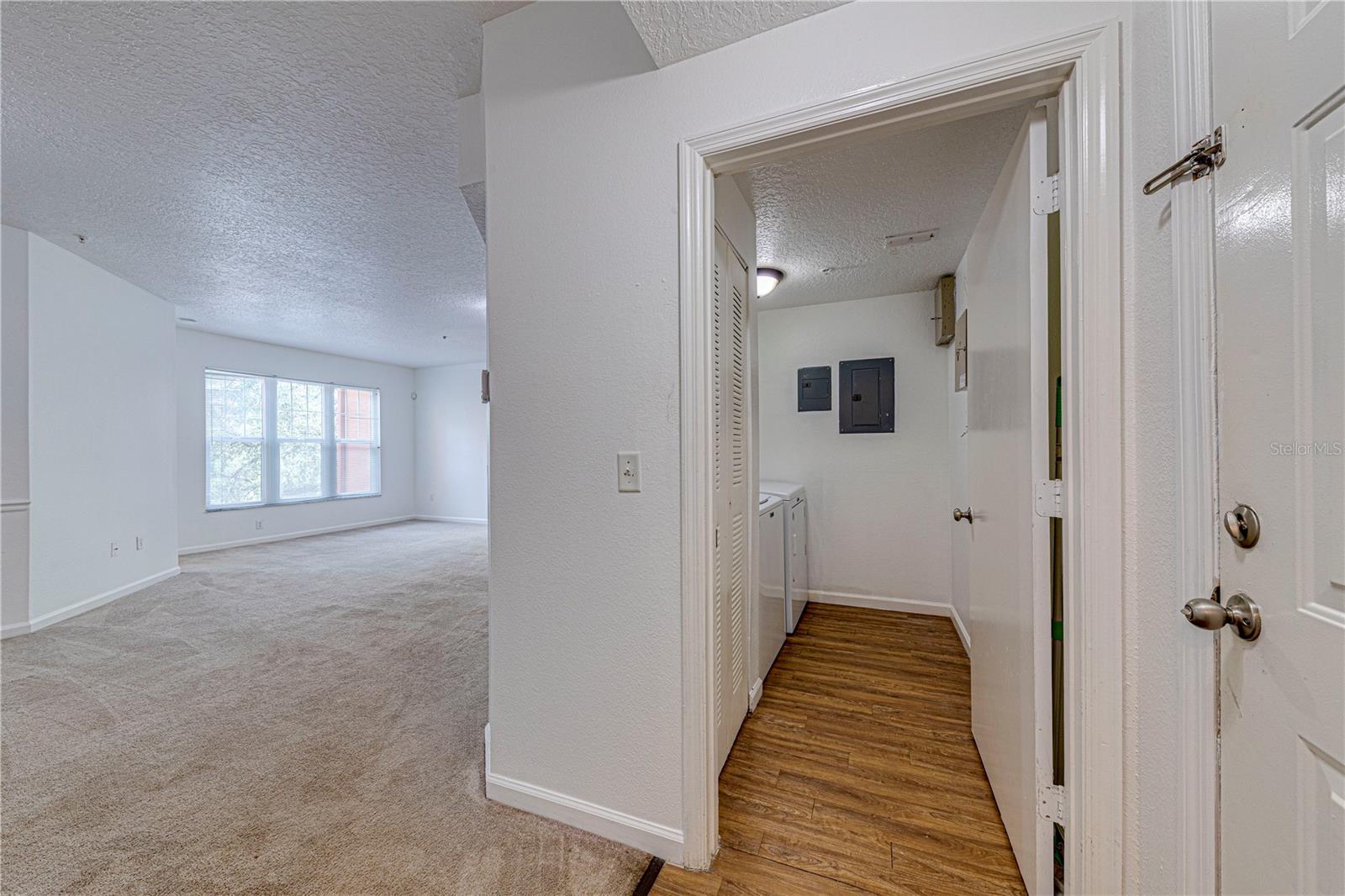 Image 4 of 26 For 5500 Metrowest Boulevard 203