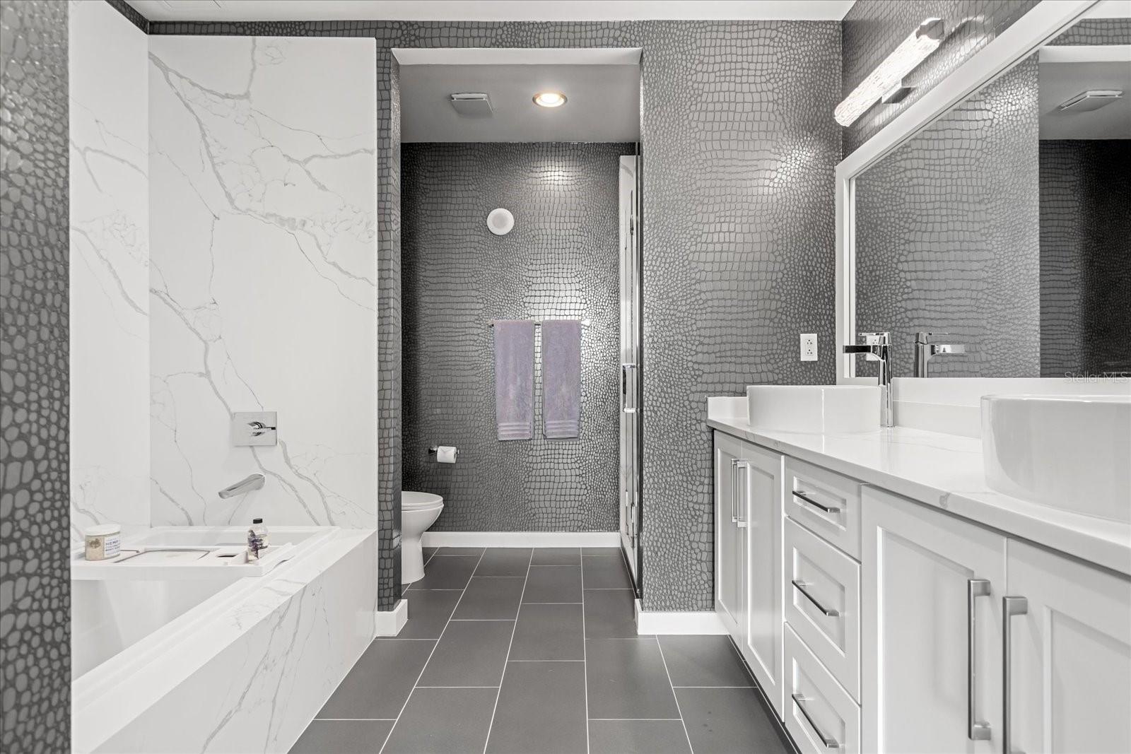 Image 22 of 40 For 150 Robinson Street 2812