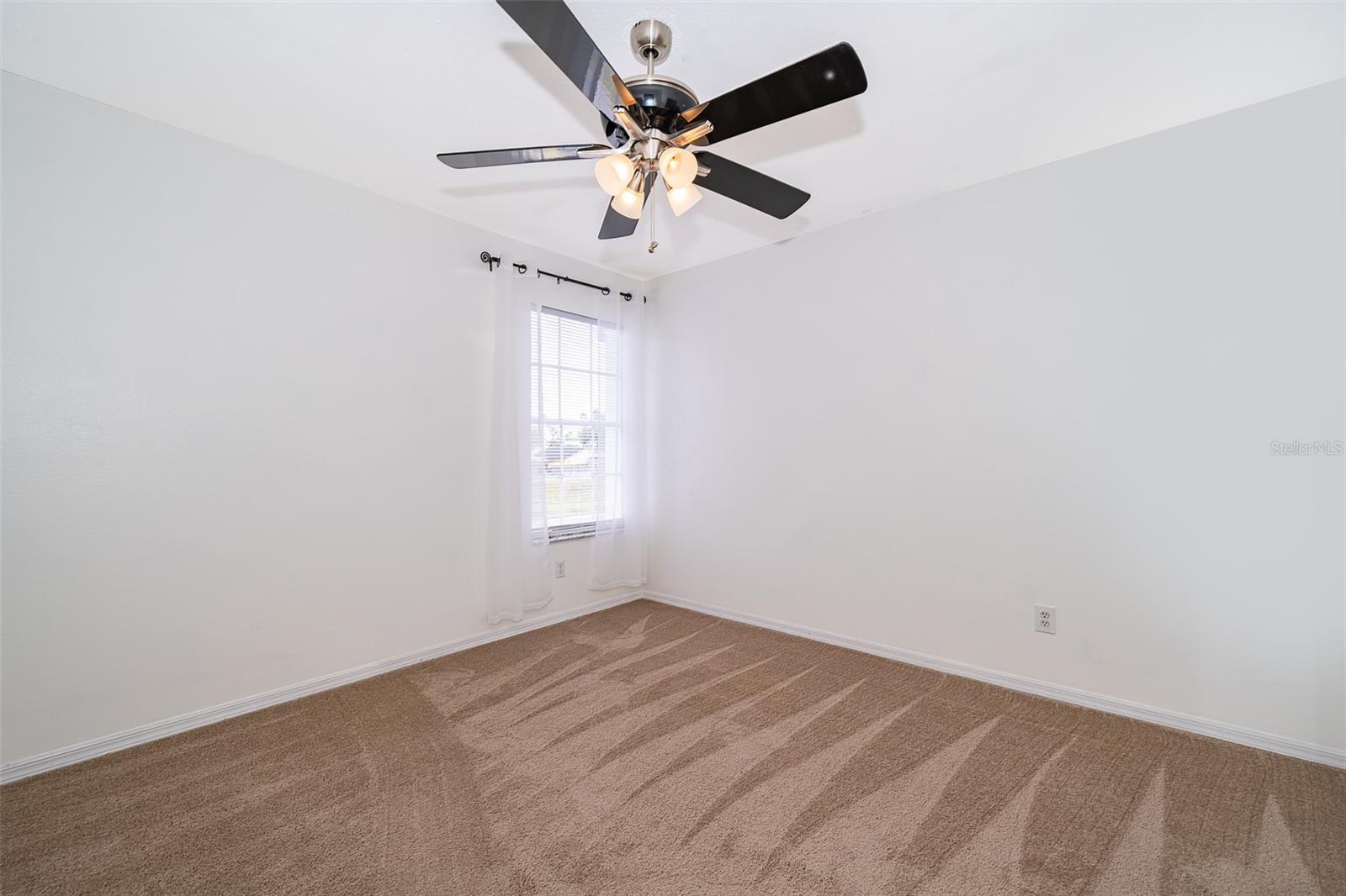Image 13 of 26 For 9316 Dubois Boulevard