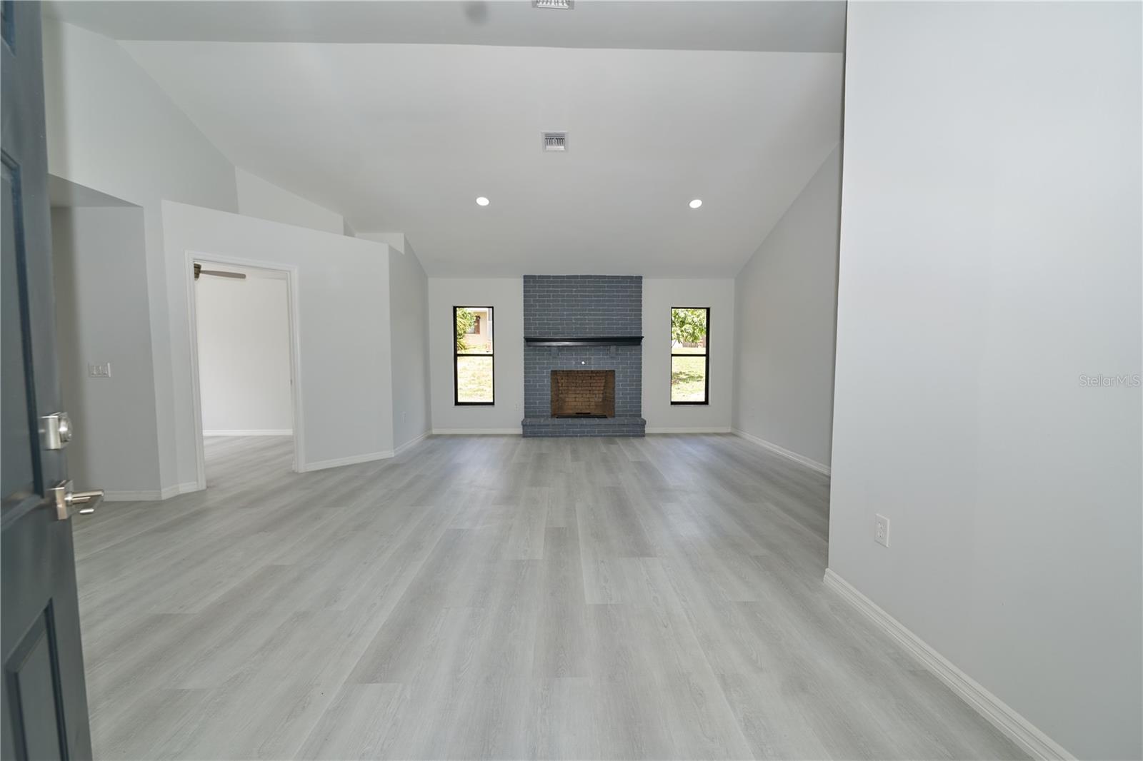 Image 17 of 39 For 119 Ridgecrest Drive