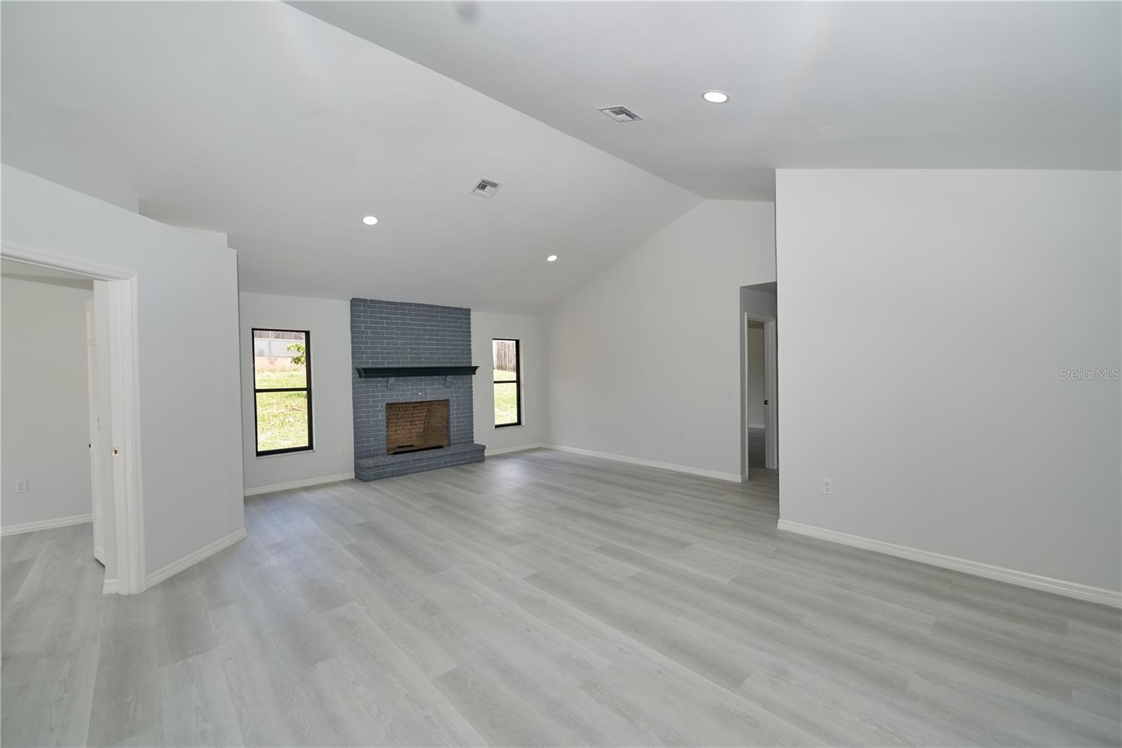 Image 19 of 39 For 119 Ridgecrest Drive