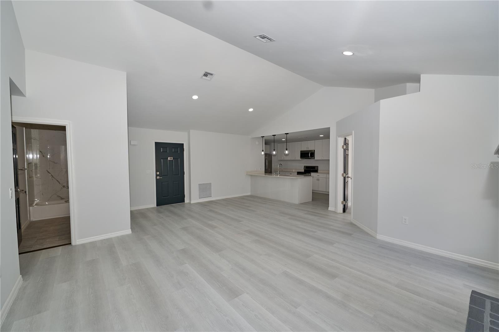 Image 21 of 39 For 119 Ridgecrest Drive