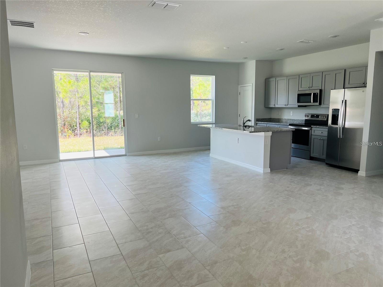 Image 3 of 15 For 434 Wells Avenue Sw