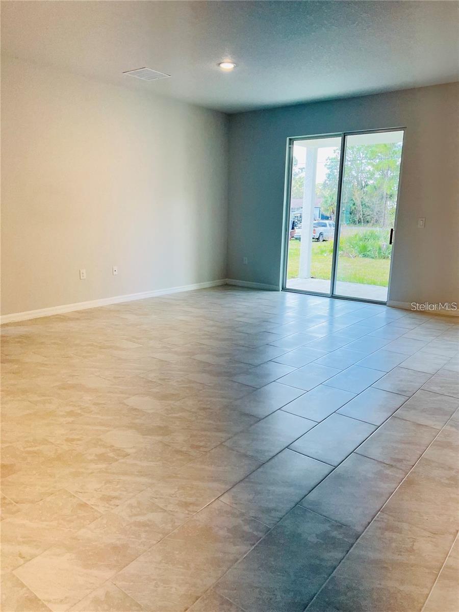 Image 4 of 15 For 434 Wells Avenue Sw