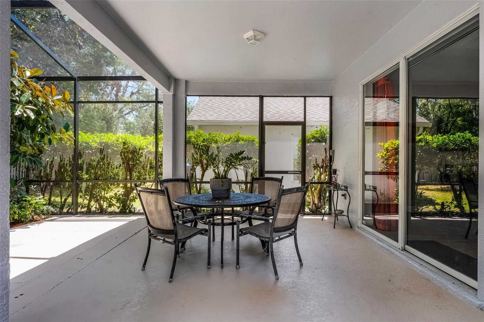 Image 14 of 41 For 4027 Lakeside Reserve Court