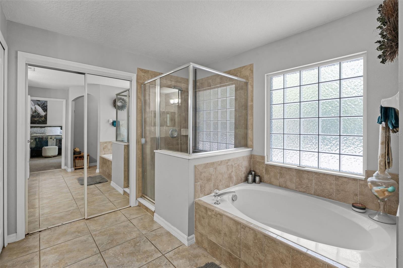 Image 24 of 41 For 4027 Lakeside Reserve Court