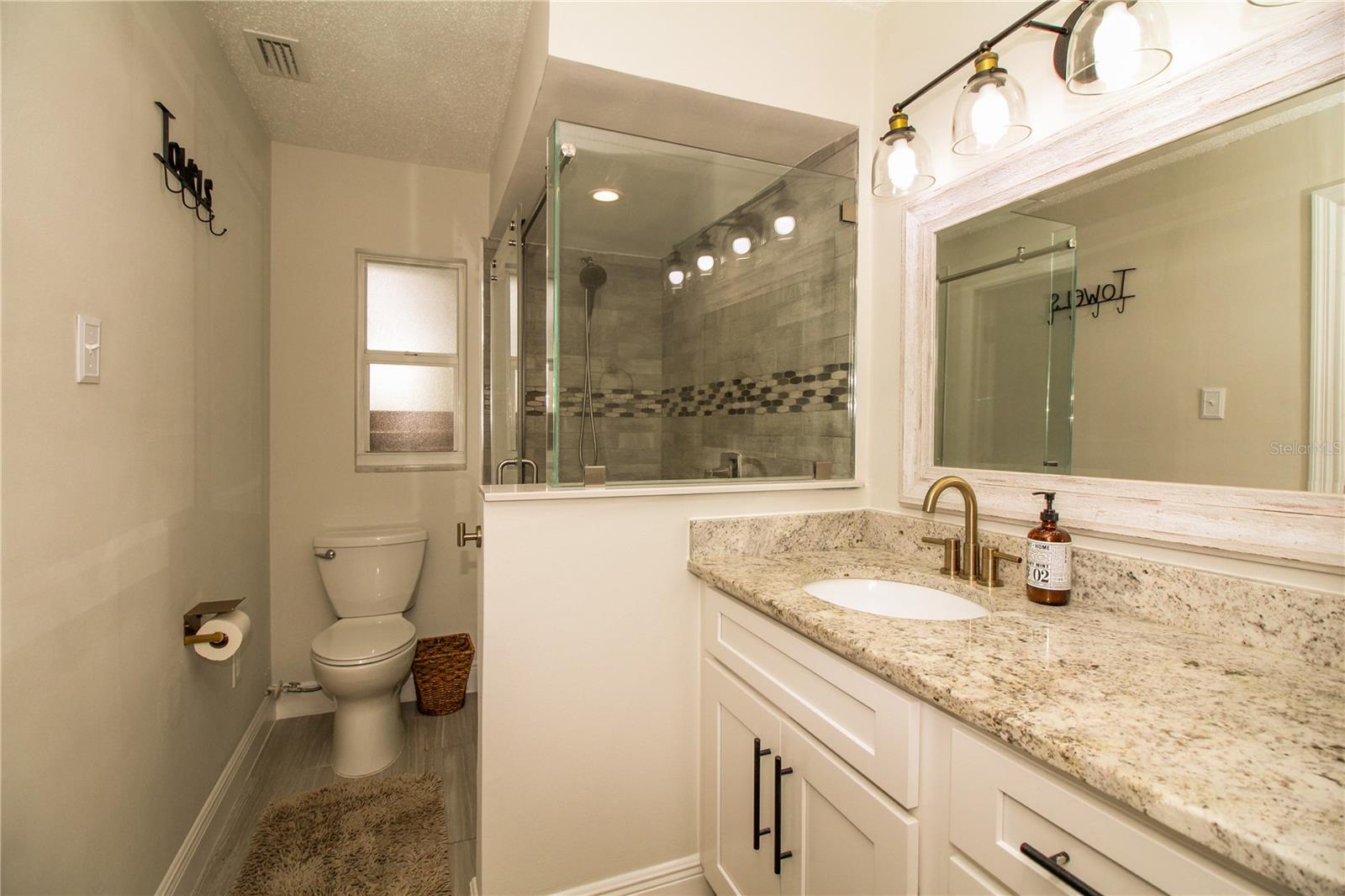 Image 10 of 21 For 1529 Glastonberry Road