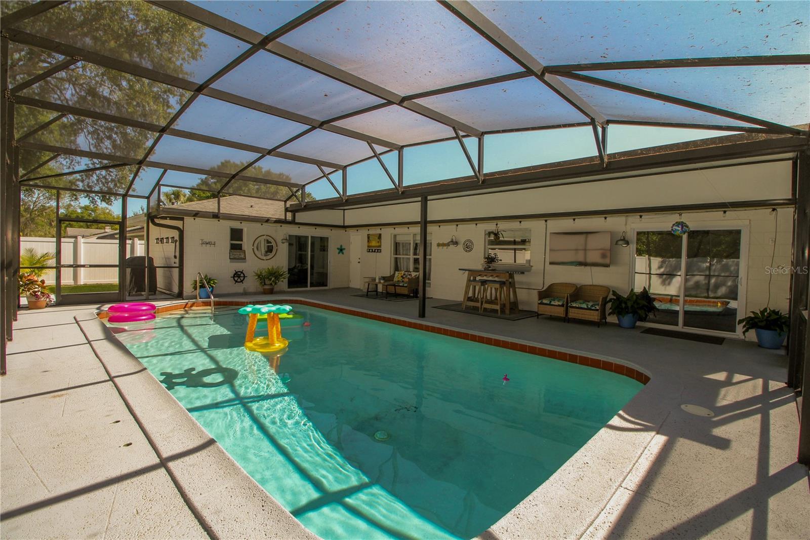 Image 16 of 21 For 1529 Glastonberry Road
