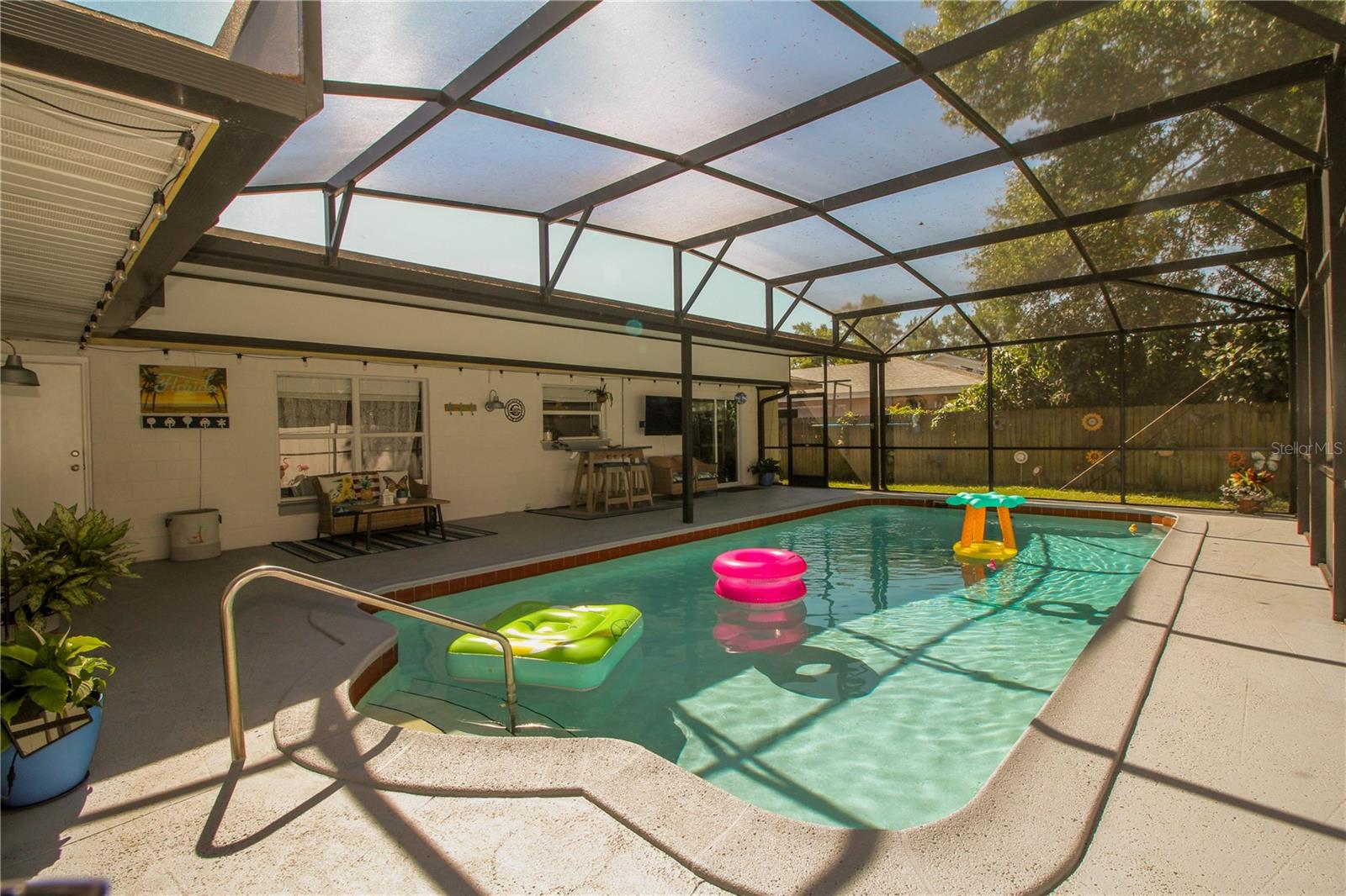 Image 17 of 21 For 1529 Glastonberry Road