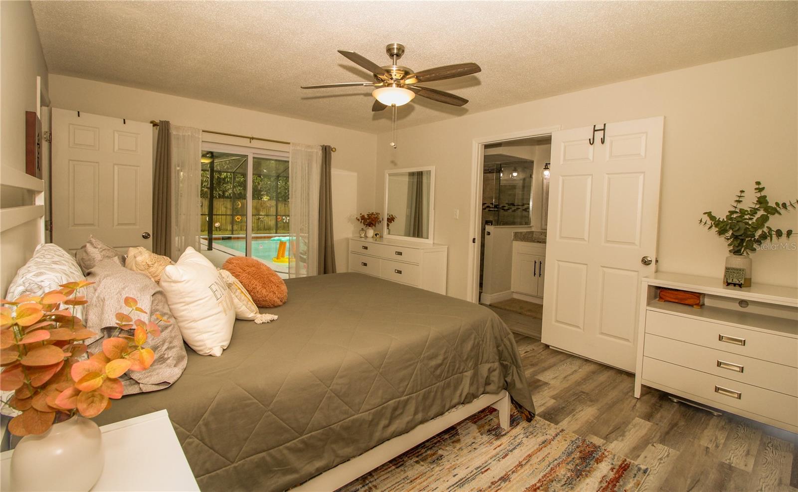 Image 9 of 21 For 1529 Glastonberry Road