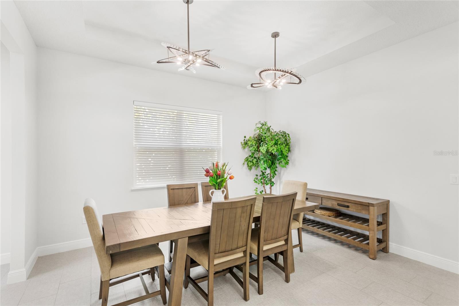 Image 8 of 77 For 8210 Topsail Place