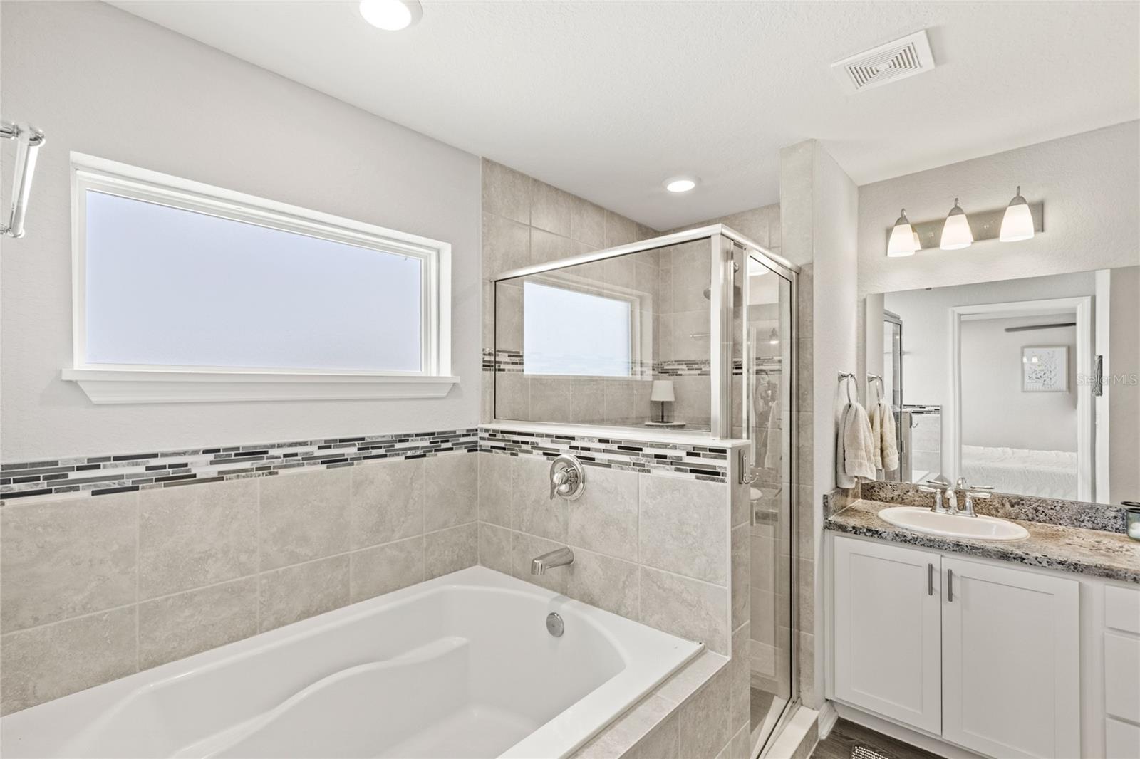 Image 16 of 41 For 4215 Swan Street