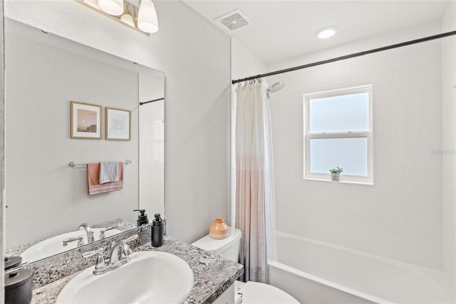 Image 21 of 41 For 4215 Swan Street