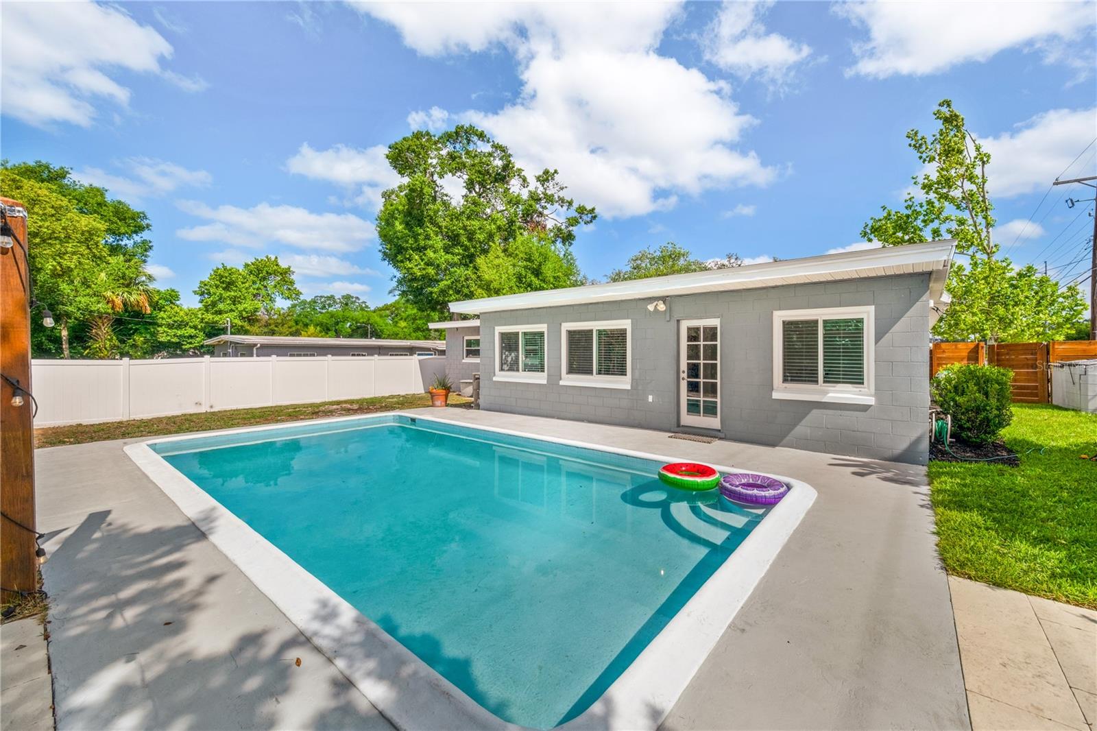 Image 23 of 26 For 3520 Sebring Avenue