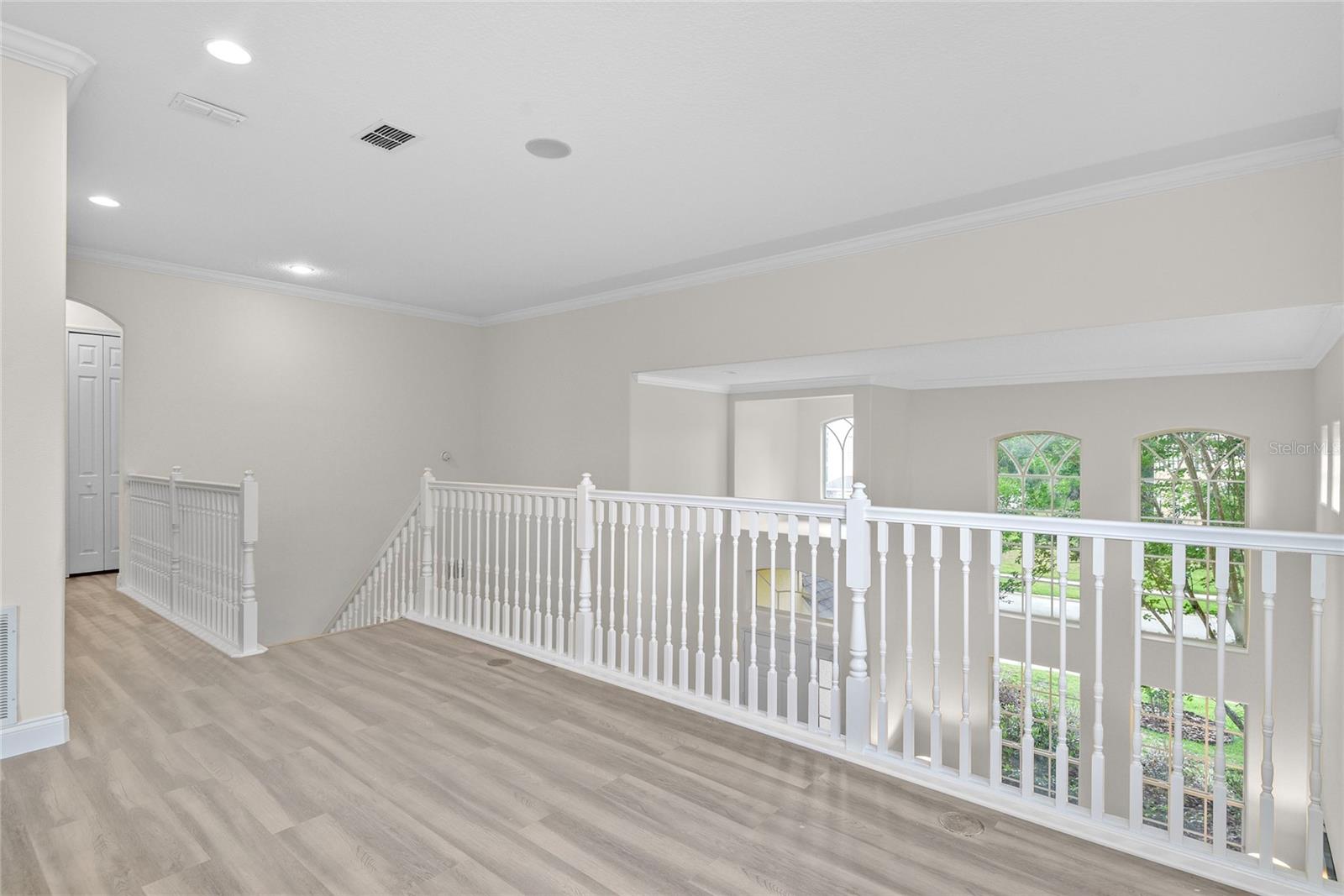 Image 18 of 39 For 850 Spring Oak Circle