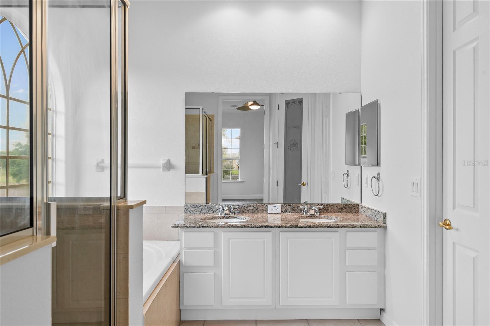 Image 21 of 39 For 850 Spring Oak Circle