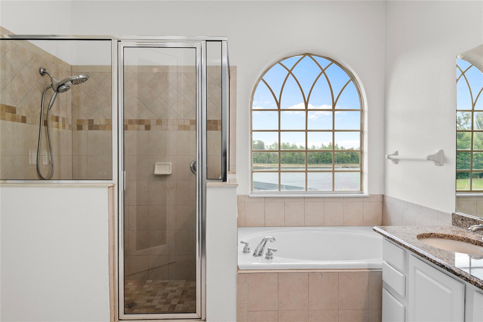 Image 22 of 39 For 850 Spring Oak Circle