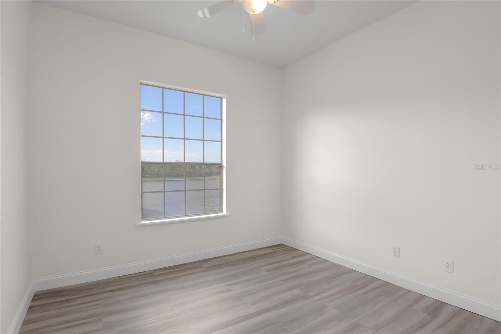 Image 26 of 39 For 850 Spring Oak Circle