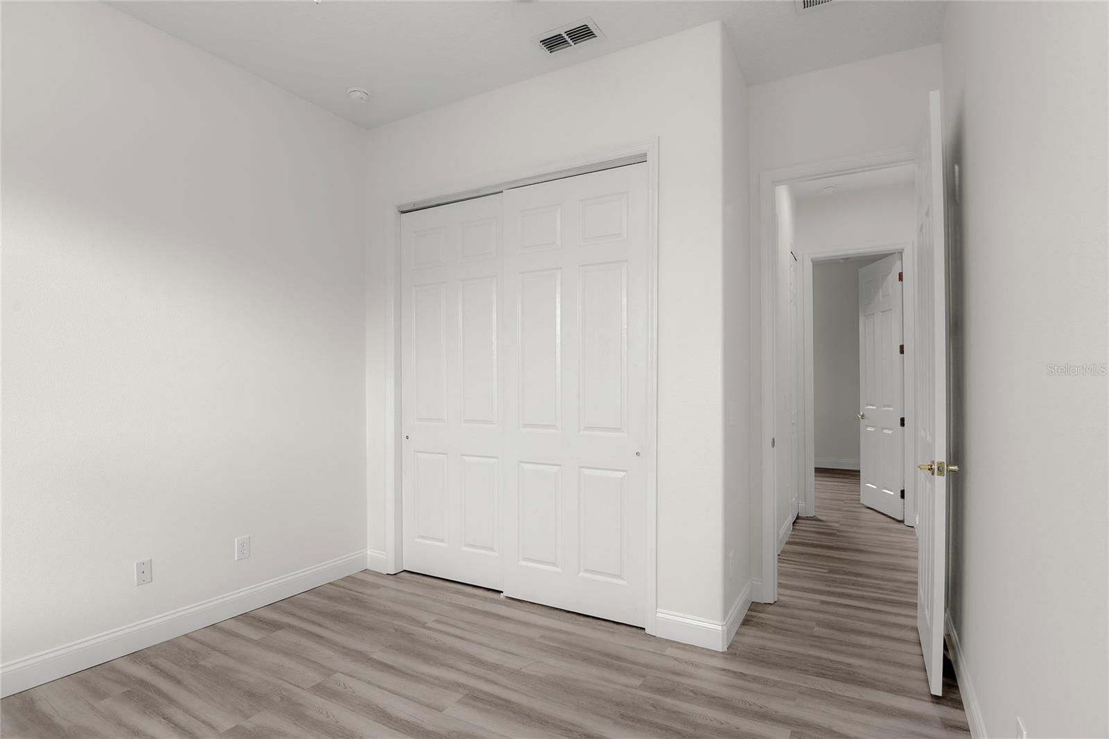 Image 27 of 39 For 850 Spring Oak Circle