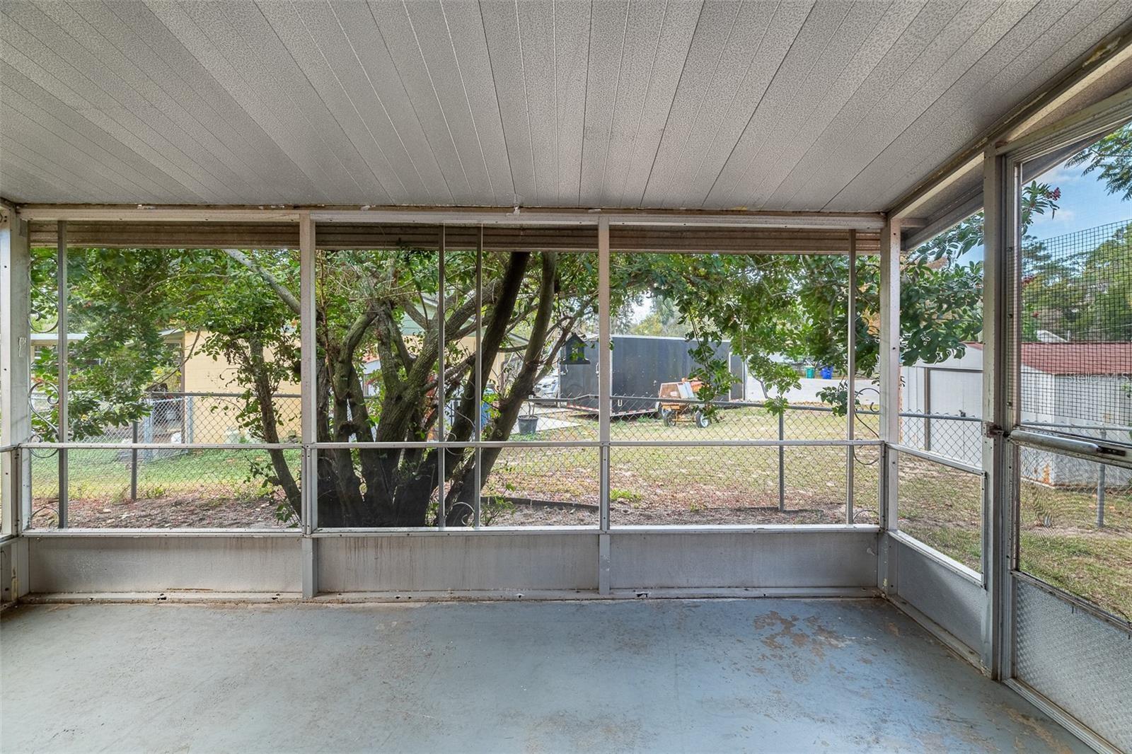 Image 4 of 13 For 808 Carol Court