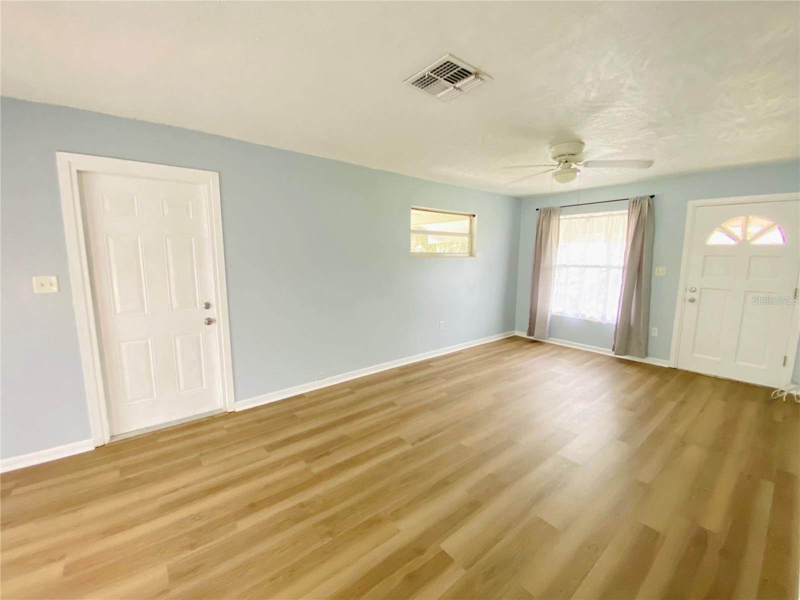 Image 5 of 13 For 808 Carol Court
