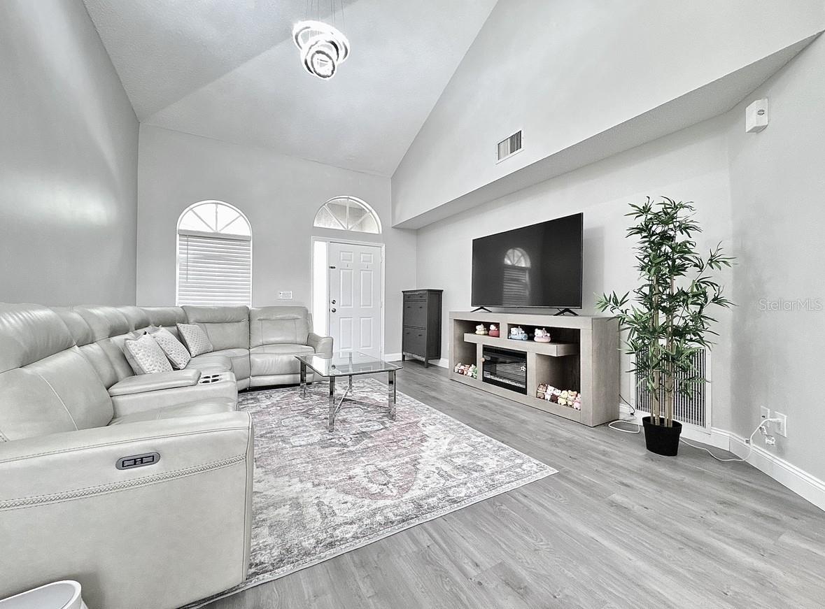 Image 9 of 48 For 2904 Cayenne Avenue